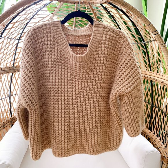 Camel Knit Chunky Sweater 3/4 Sleeves - Picture 2 of 5